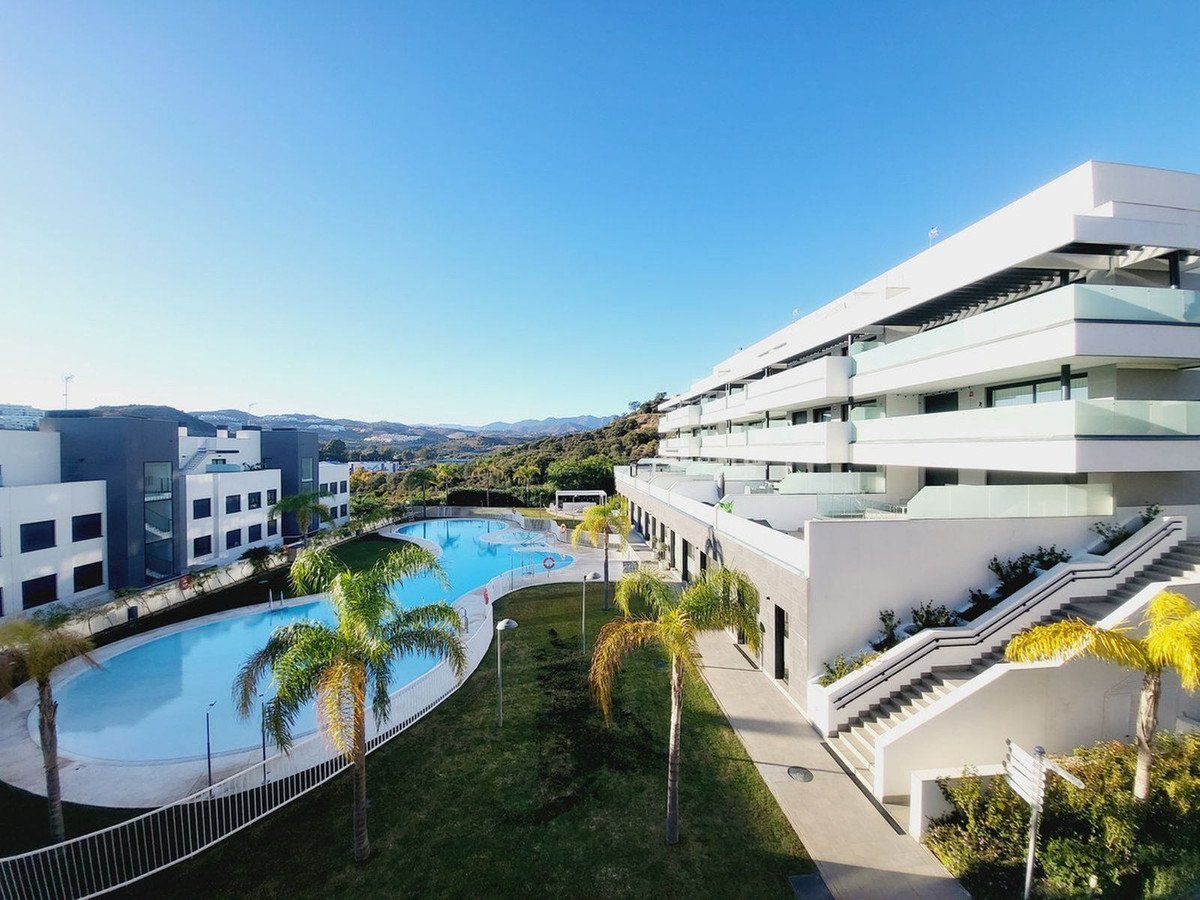 3 Bed شقة في الطابق الأوسط in La Cala de Mijas في La Cala de Mijas, شقة