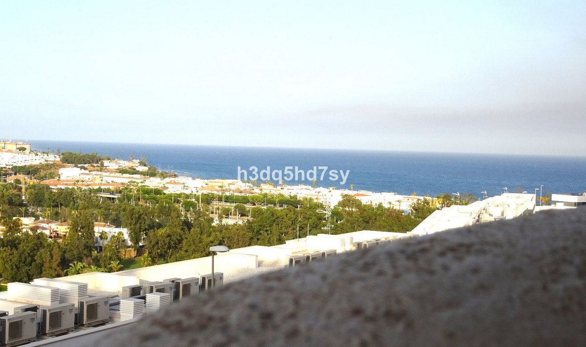 4 Bed Duplex in La Cala de Mijas في La Cala de Mijas, 