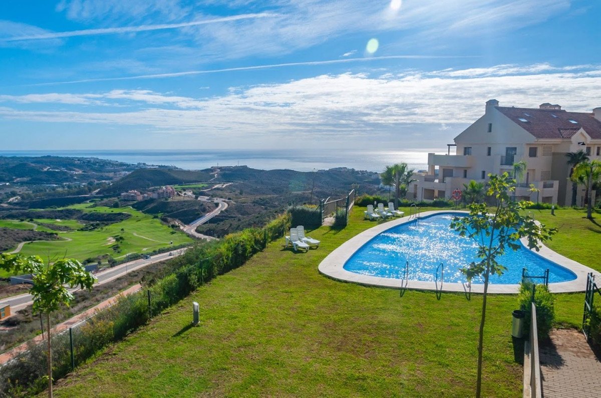 2 Bed بنتهاوس Duplex in La Cala de Mijas في Calanova Golf