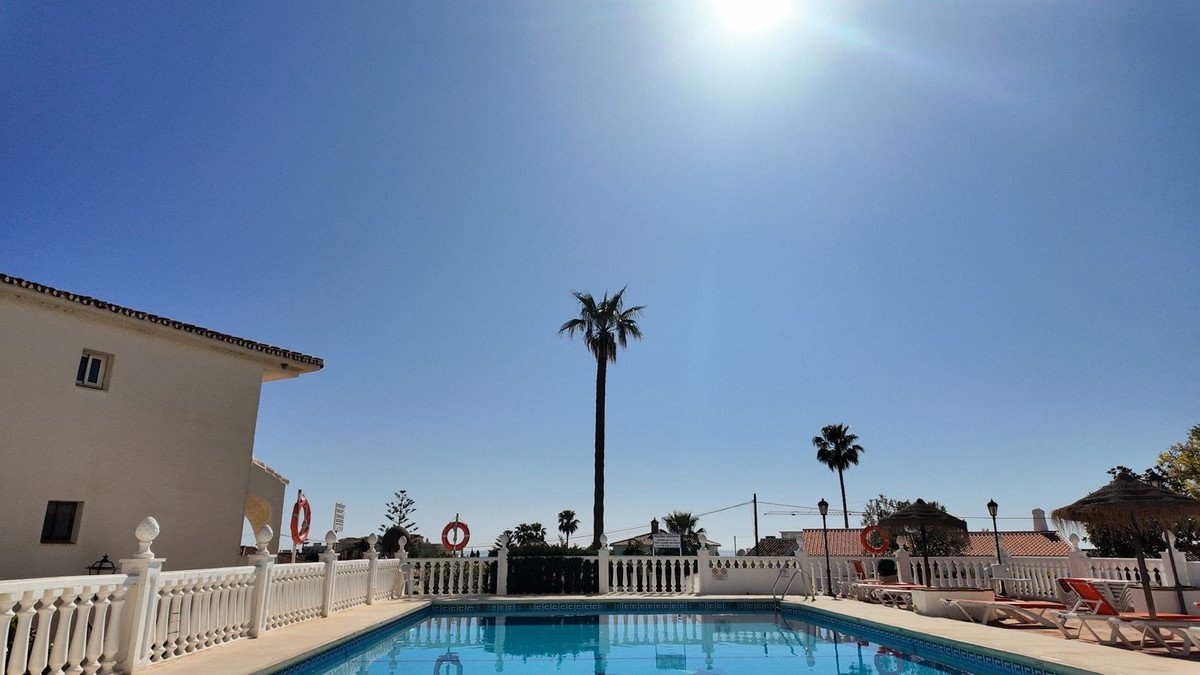 2 Bed شقة في الطابق الأرضي in Las Lagunas في Las Lagunas, شقة