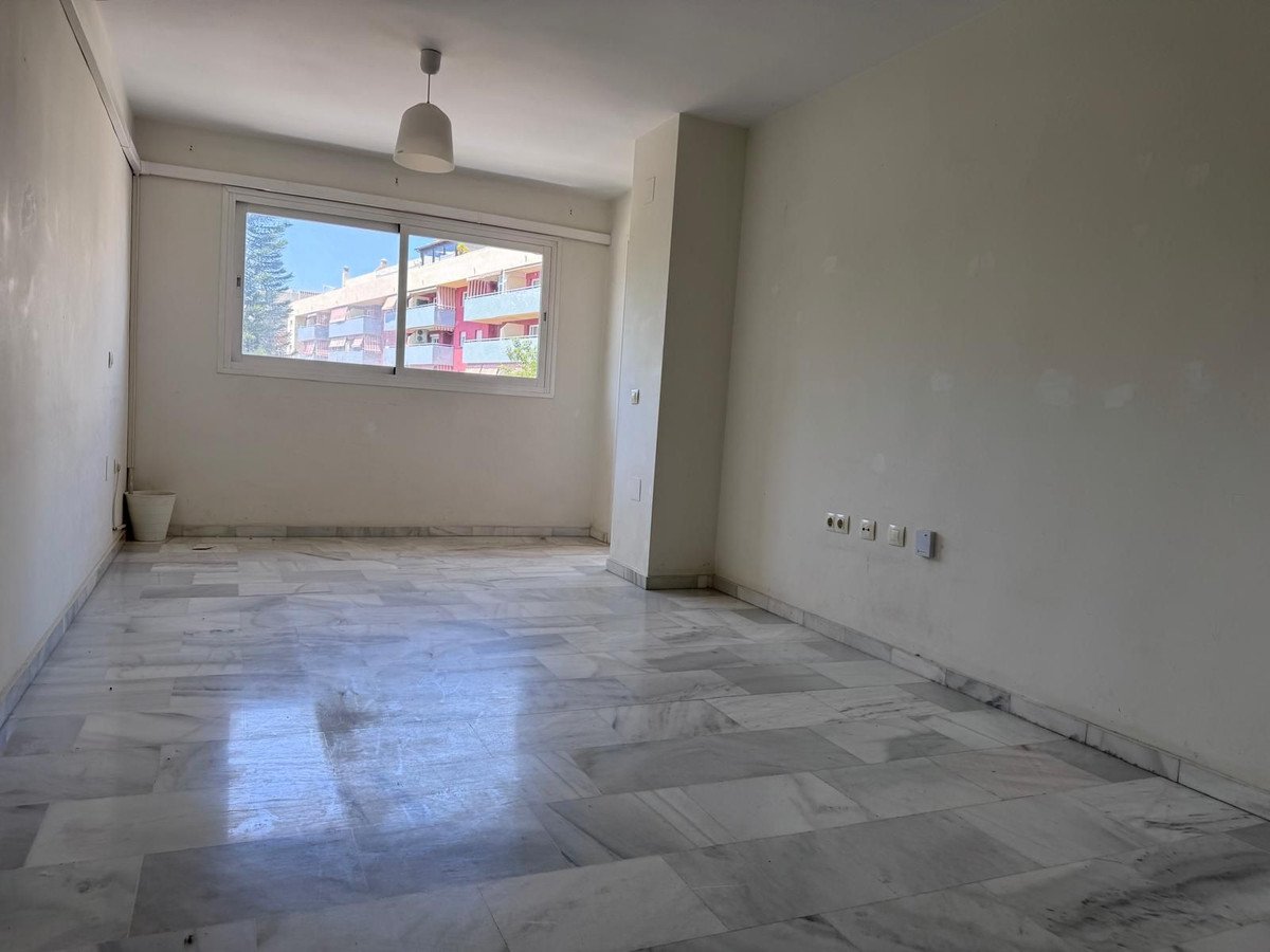 2 Bed Middle Floor Apartment in Las Lagunas in Las Lagunas, Apartment