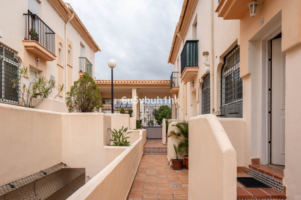 2 Bed بيت مدينة in Las Lagunas في Las Lagunas, تاون هاوس