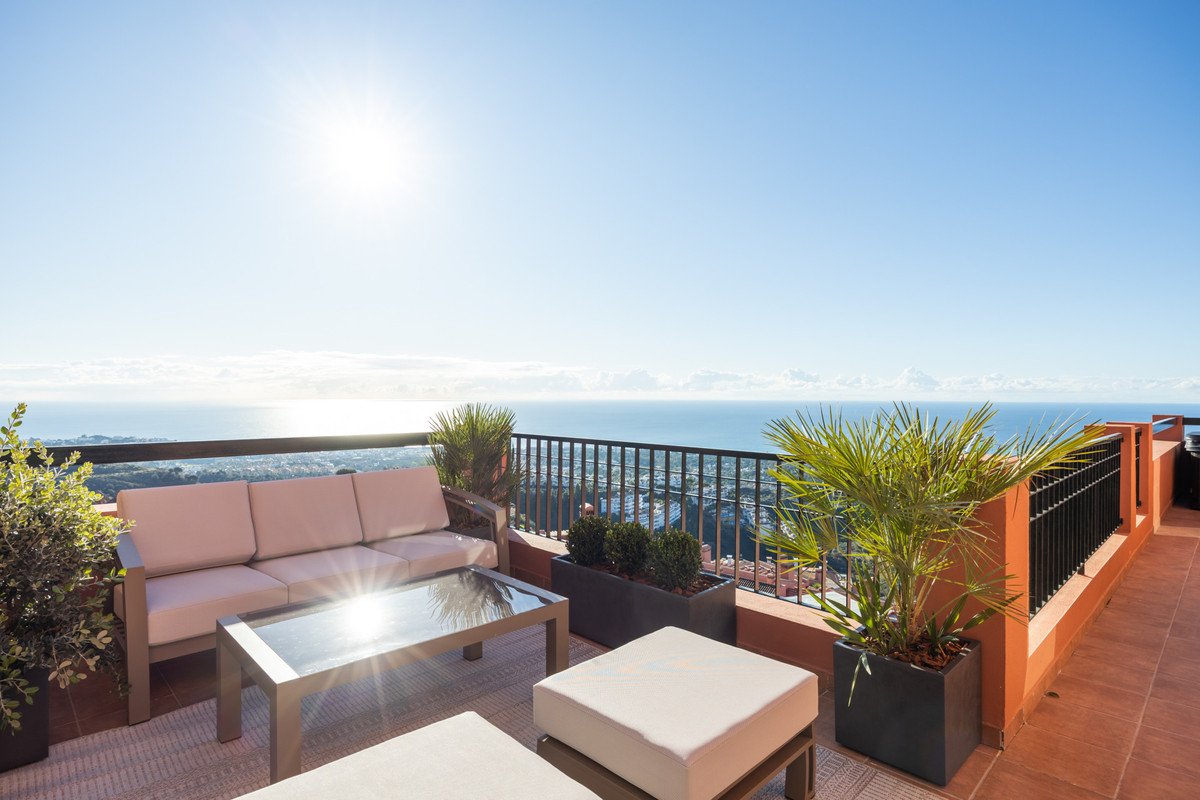 3 Bed شقة في الطابق الأوسط in Mijas في Mijas, 