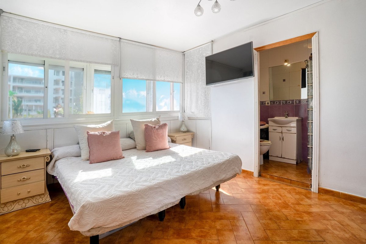 3 Bed شقة في الطابق الأوسط in Mijas في Mijas, شقة