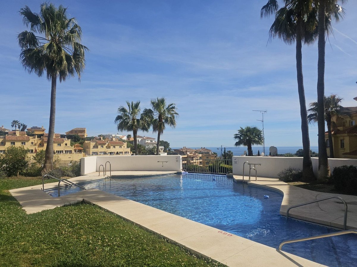 3 Bed شقة في الطابق الأرضي in Mijas Costa في Mijas Costa, شقة