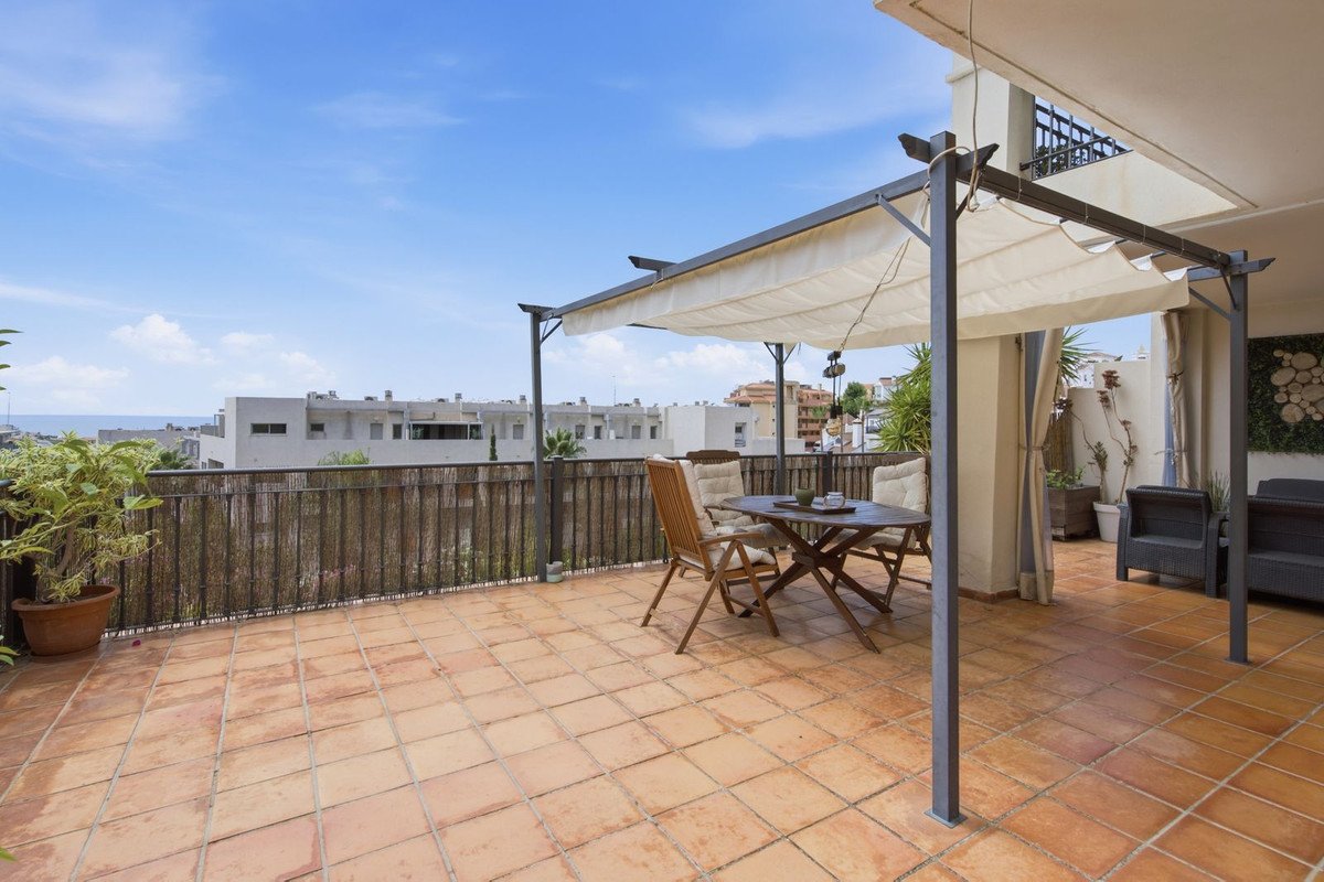 3 Bed شقة في الطابق الأرضي in Mijas Costa في Mijas Costa, شقة