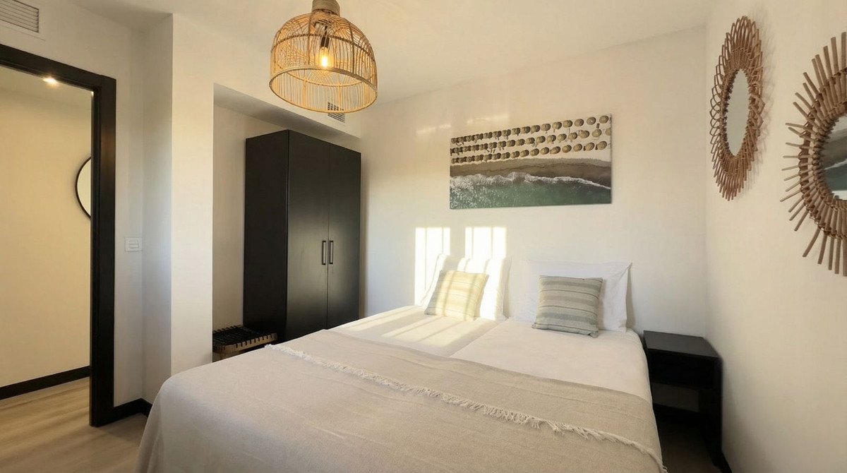 4 Bed شقة في الطابق الأرضي in Mijas Costa في Mijas Costa, شقة