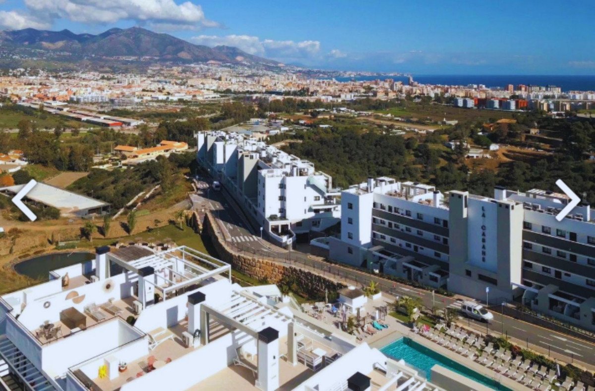 4 Bed شقة في الطابق الأوسط in Mijas Costa في Mijas Costa, شقة