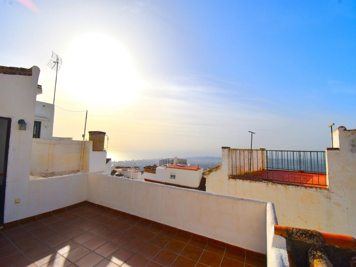 1 Bed بنتهاوس in Mijas في Mijas, 