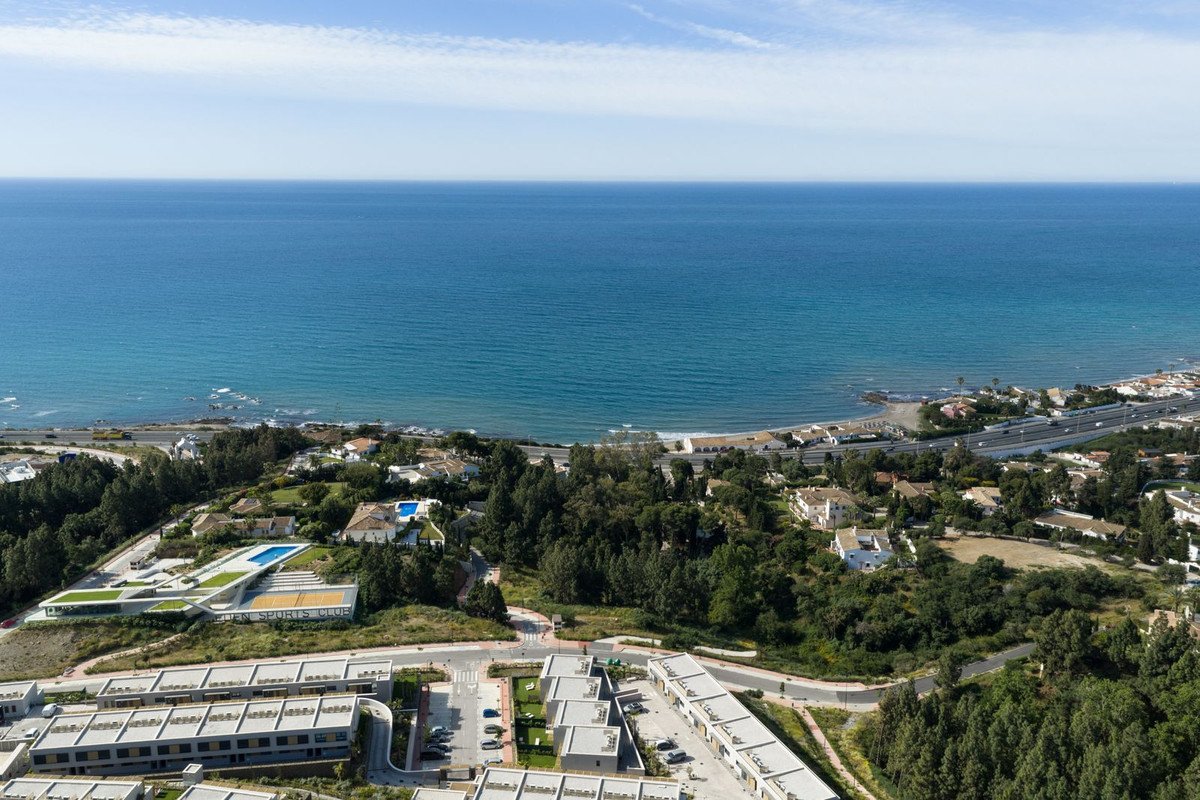 3 Bed بيت مدينة in Mijas Costa في Mijas Costa, منزل تاون هاوس