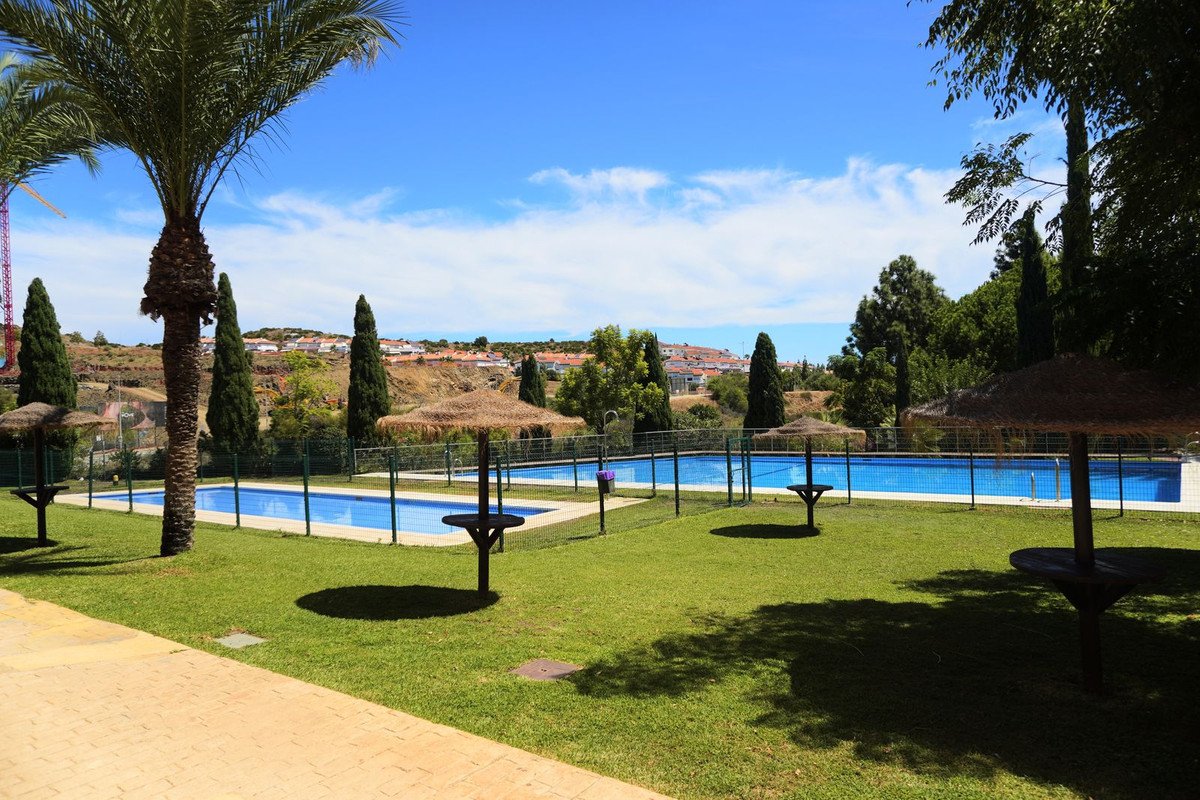4 Bed Редова къща in Mijas в Mijas, 