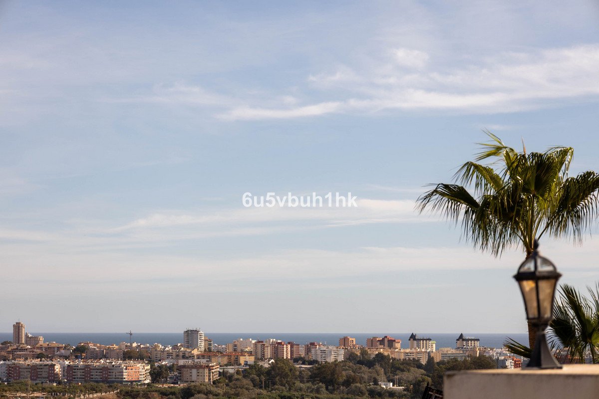 6 Bed Rijtjeshuis in Mijas