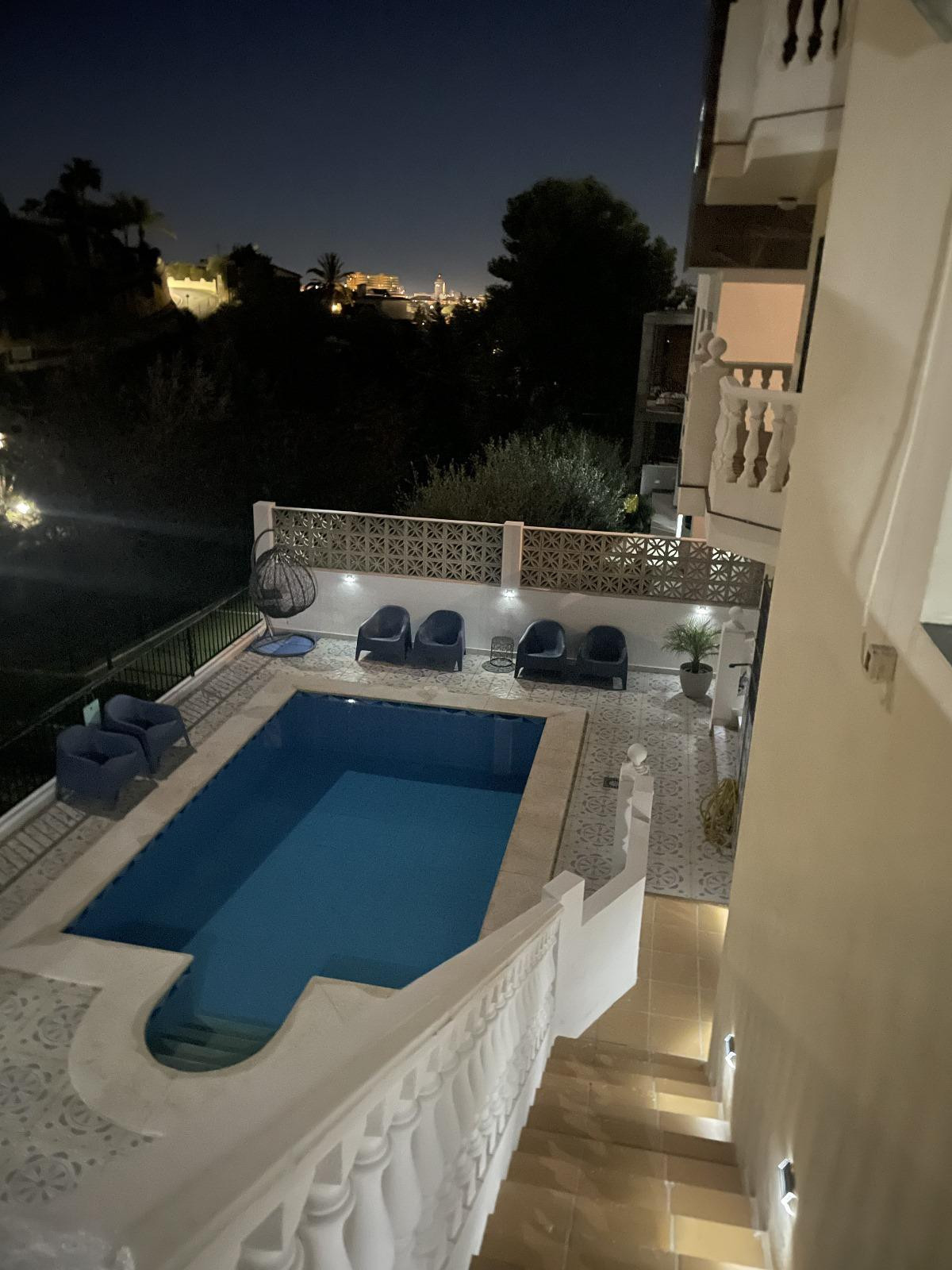 9 Bed بيت مدينة in Mijas في Mijas, تاون هاوس