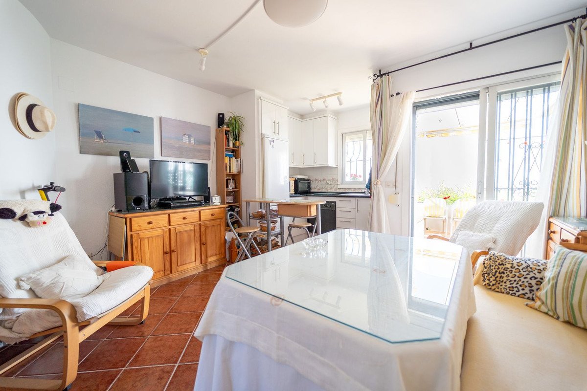 2 Bed منزل شبه منفصل in Mijas Costa في Mijas Costa, منزل شبه منفصل