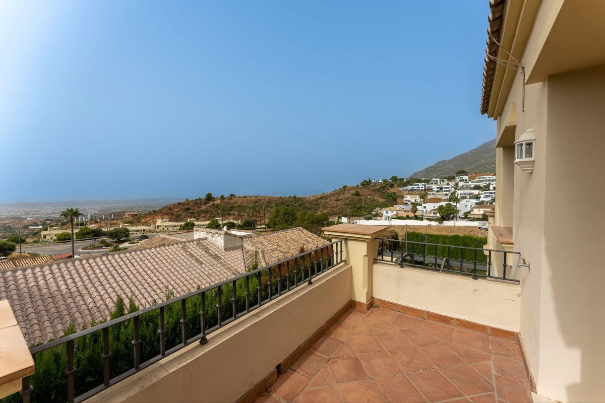 3 Bed فيلا مستقلة in Mijas في Mijas, فيلا منفصلة