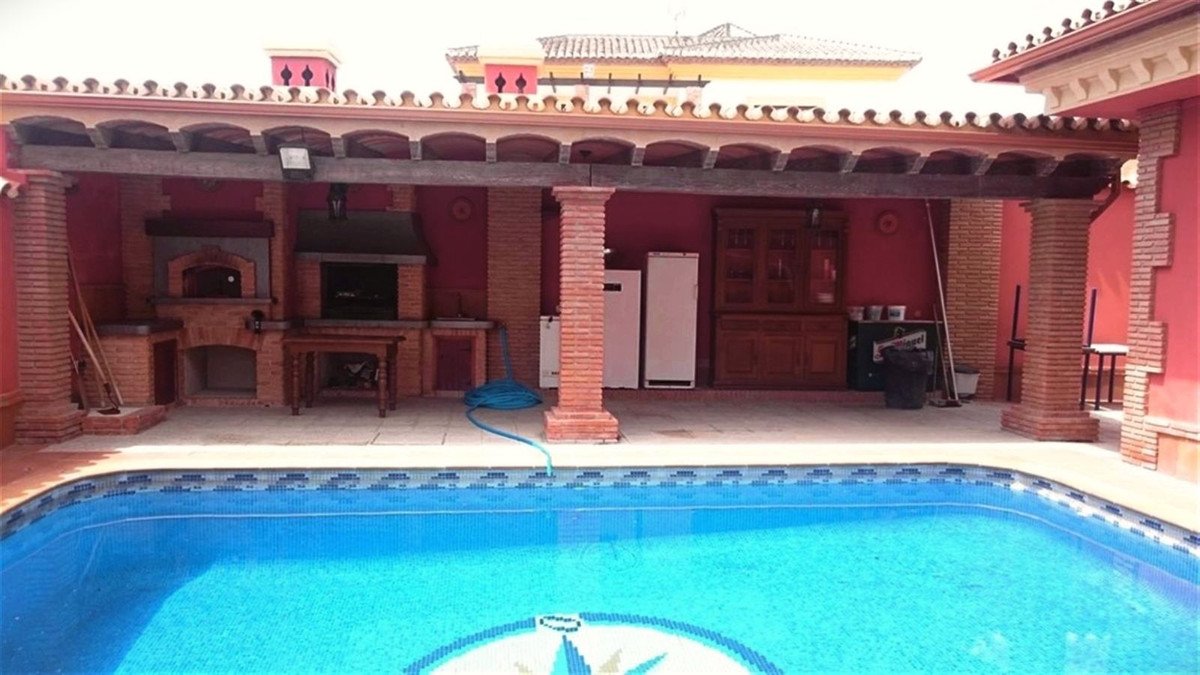 3 Bed فيلا مستقلة in Mijas Costa في Mijas Costa, فيلا منفصلة