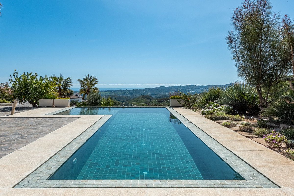 4 Bed فيلا مستقلة in Mijas في Mijas, فيلا منفصلة