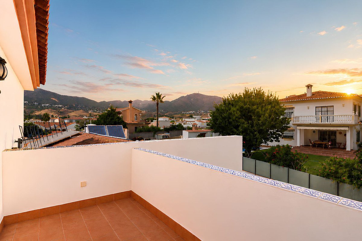 4 Bed فيلا مستقلة in Mijas في Mijas, فيلا منفصلة