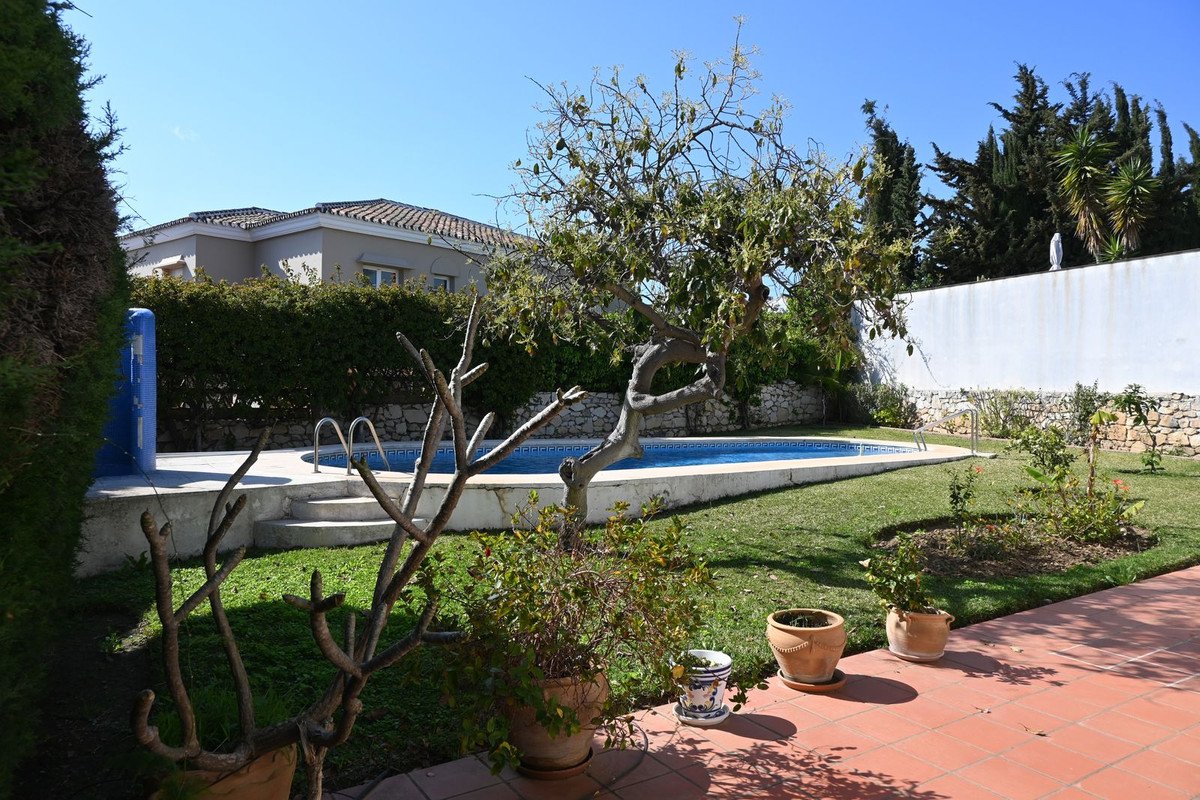 4 Bed فيلا مستقلة in Mijas في Mijas, فيلا منفصلة