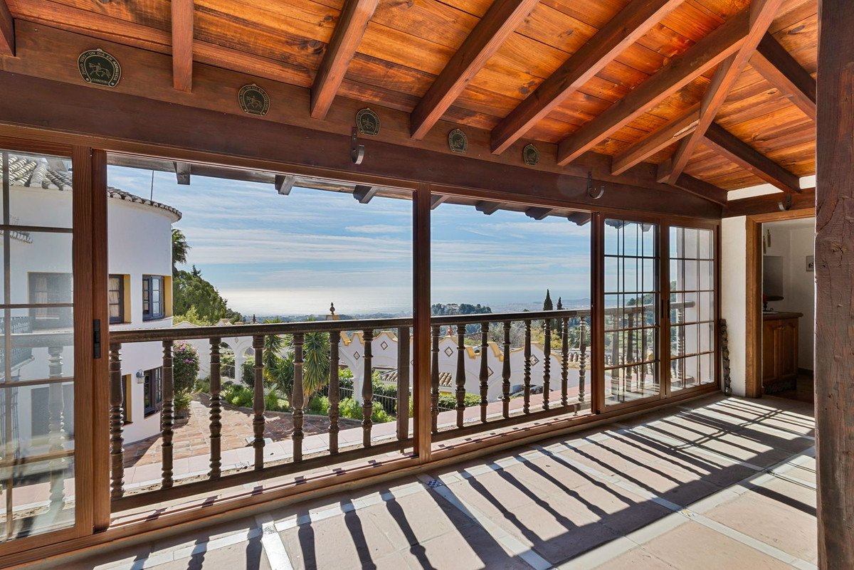 4 Bed فيلا مستقلة in Mijas في Mijas, فيلا منفصلة