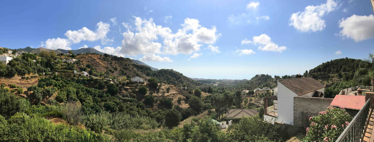 4 Bed فيلا مستقلة in Mijas في Mijas, فيلا منفصلة