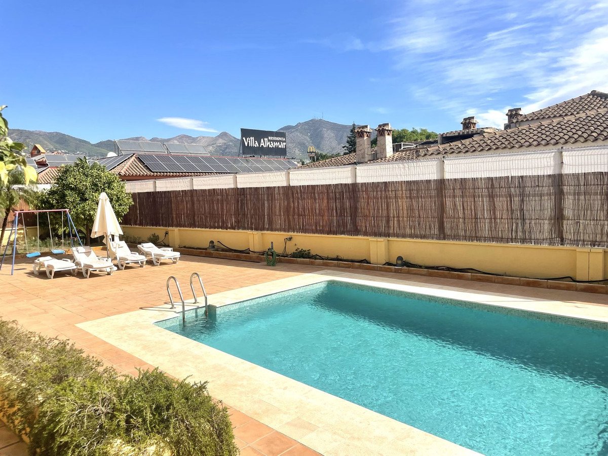 5 Bed Samostatně stojící vila in Mijas v Mijas, 