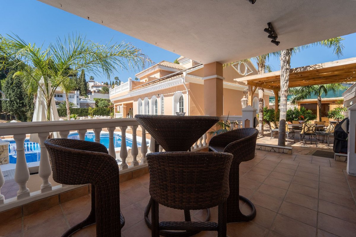 5 Bed فيلا مستقلة in Mijas Costa في Mijas Costa, فيلا مستقلة