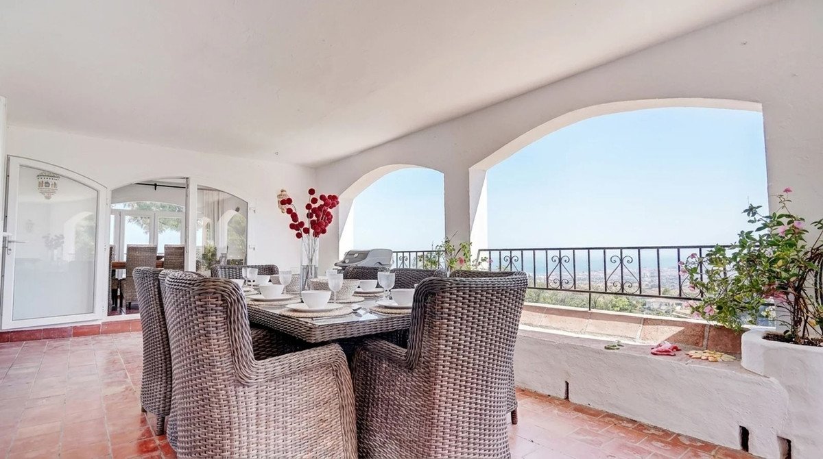 5 Bed فيلا مستقلة in Mijas في Mijas, 