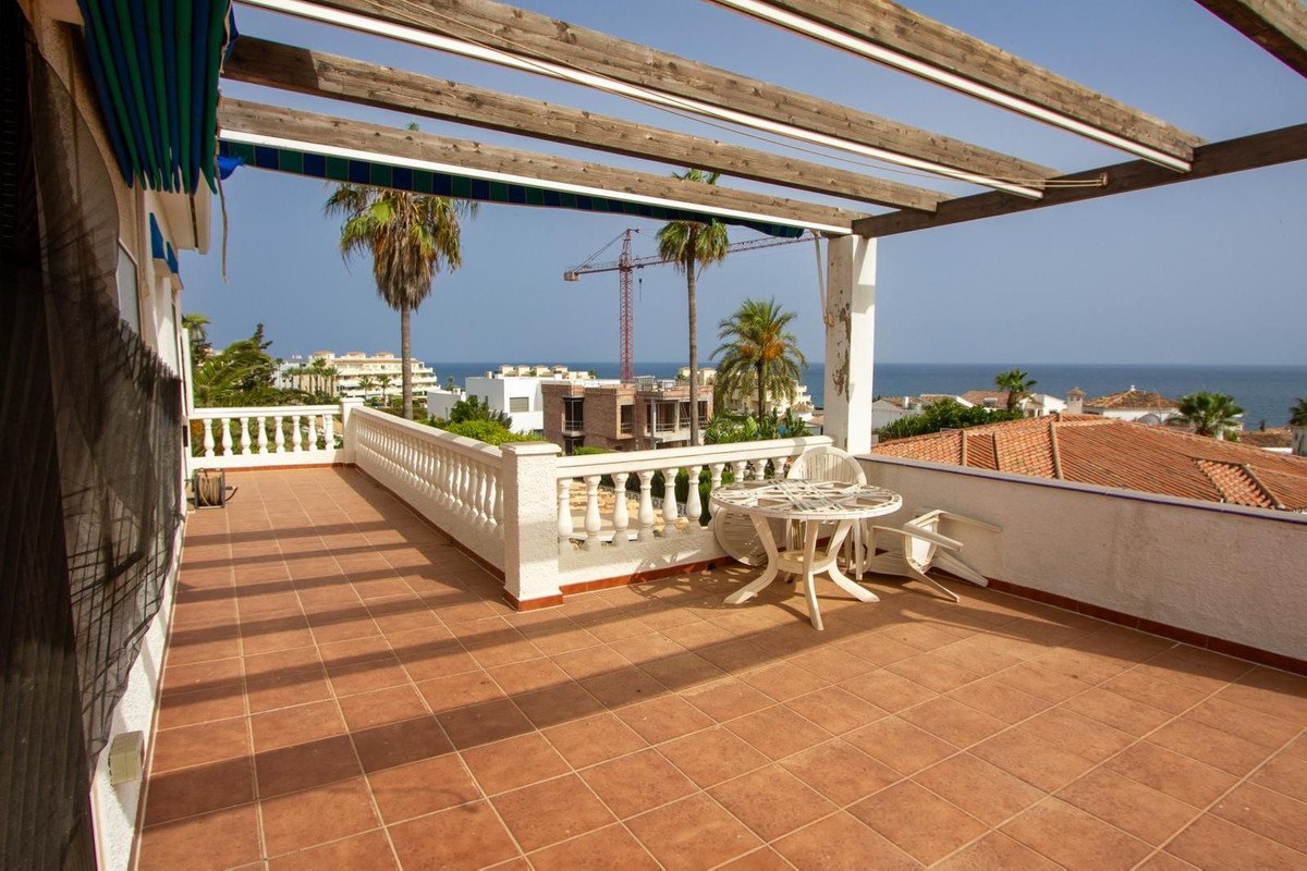 5 Bed Bungalow in Mijas Costa في Mijas Costa, 