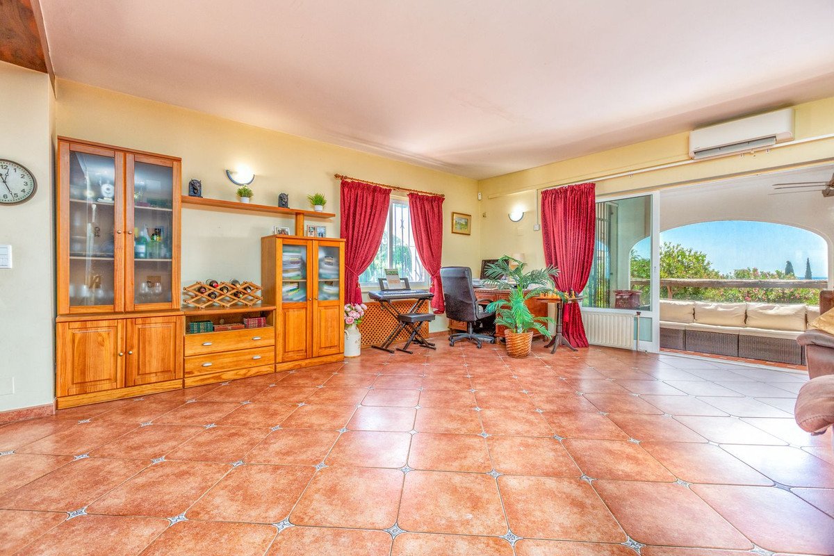 6 Bed فيلا مستقلة in Mijas في Mijas, فيلا منفصلة