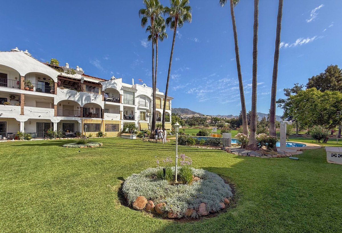 2 Bed Middle Floor Apartment in Mijas Golf
