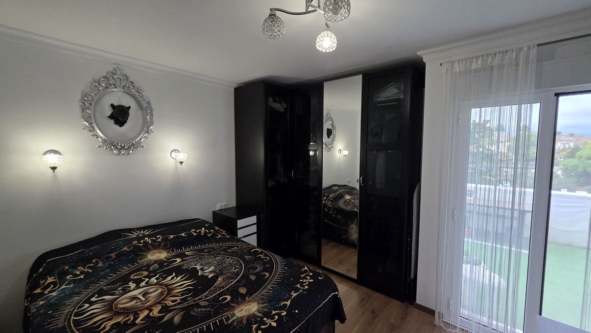 27 photo