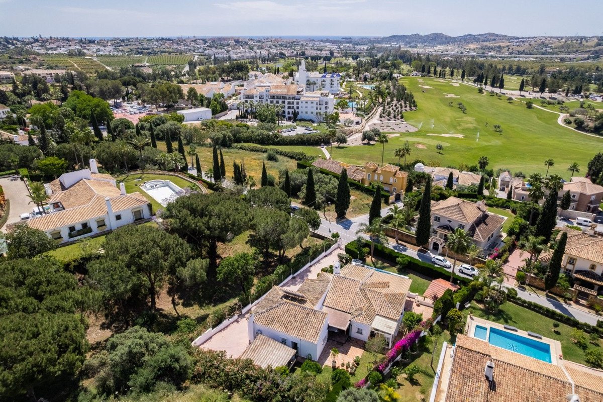 4 Bed فيلا مستقلة in Mijas Golf في Mijas Golf, فيلا منفصلة
