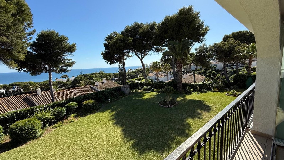 2 Bed Top Floor Apartment in Miraflores in Miraflores, Apartment