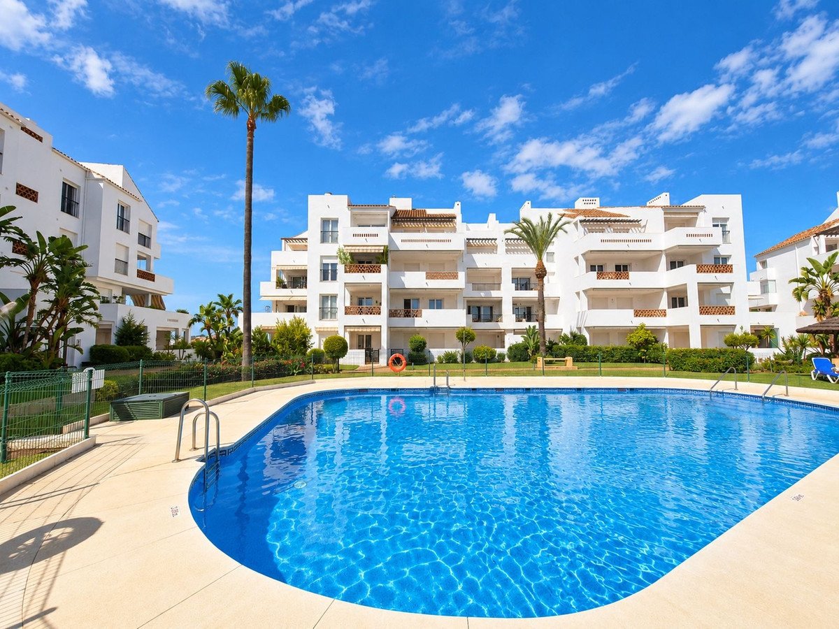 2 Bed Ground Floor Apartment in Miraflores