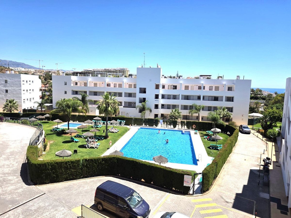 3 Bed شقة في الطابق الأوسط in Miraflores في Miraflores, شقة