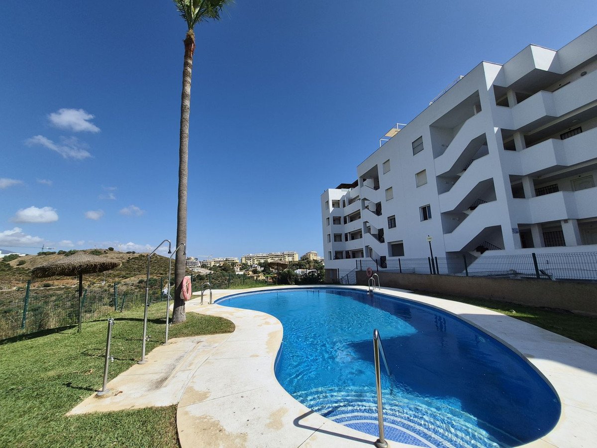 3 Bed Middle Floor Apartment in Miraflores