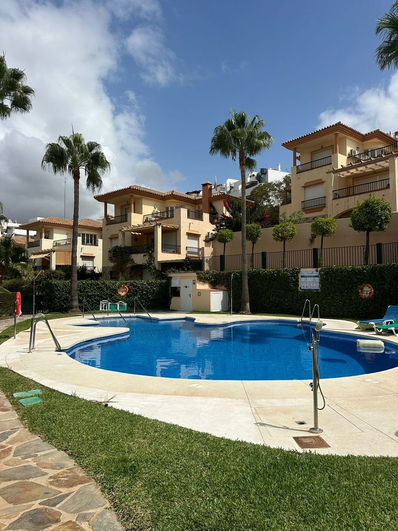 3 Bed Semi-Detached House in Miraflores in Miraflores, Semi-Detached House