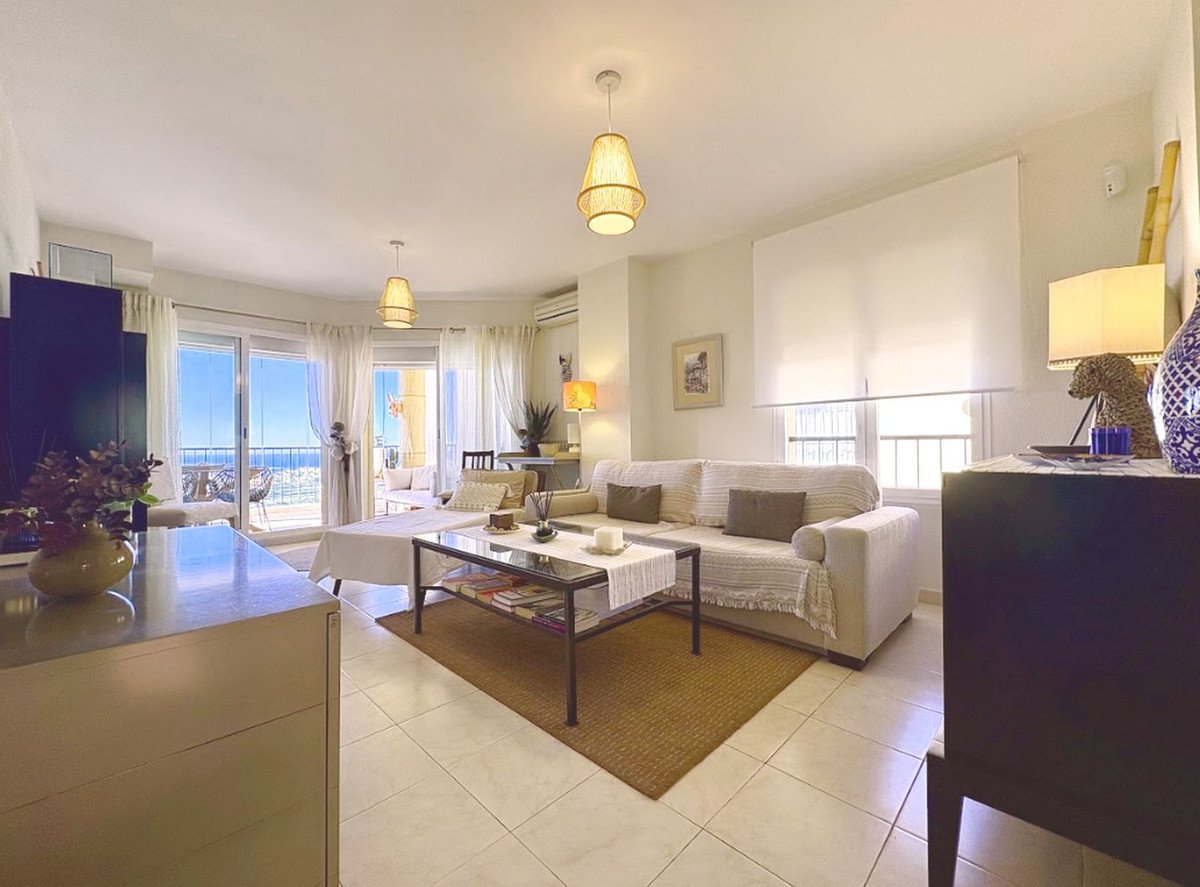 2 Bed Tussenverdieping Appartement in Riviera del Sol in Riviera del Sol, 