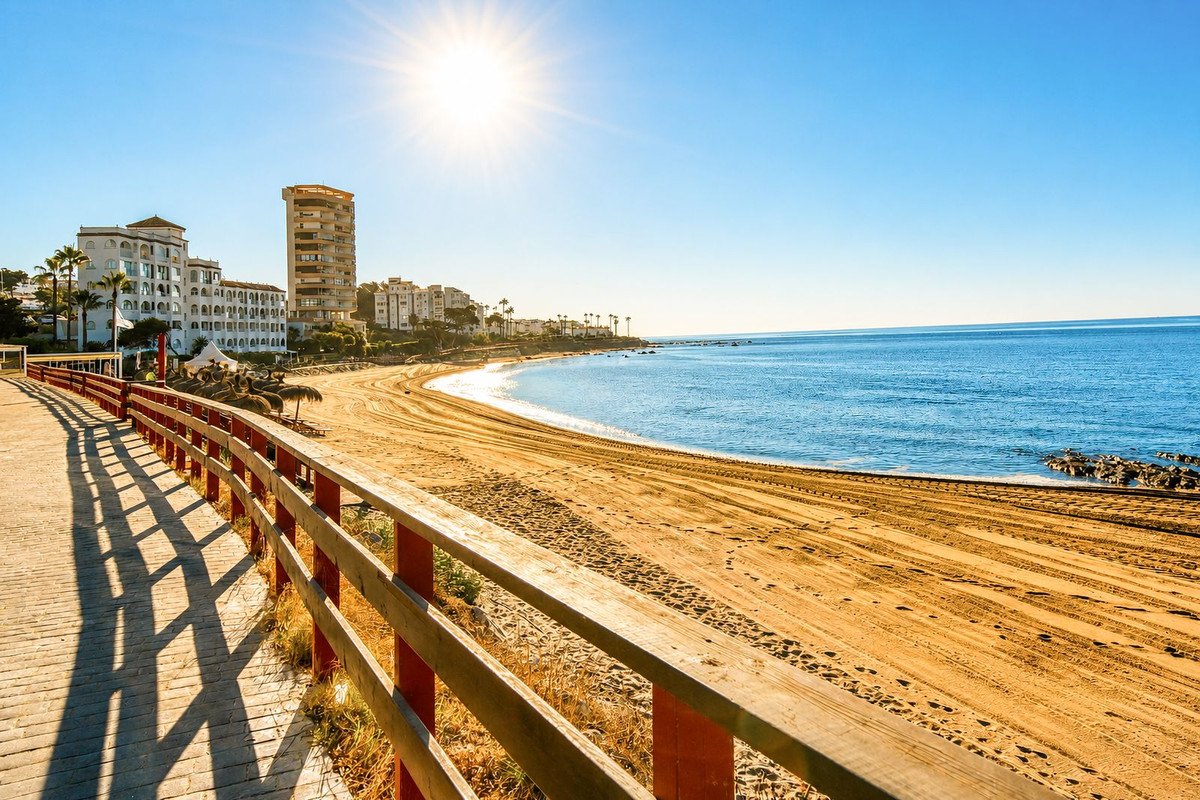 2 Bed Penthouse in Riviera del Sol in Riviera del Sol, Penthouse