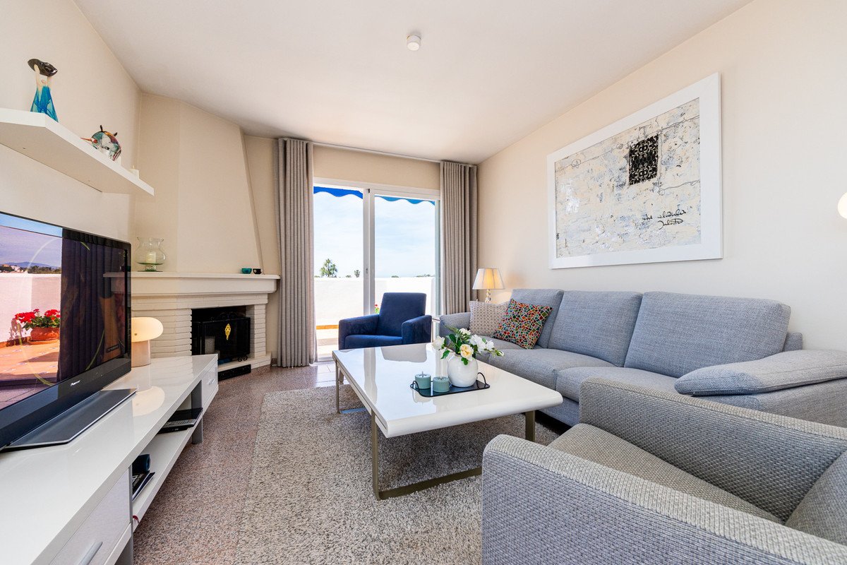 3 Bed Penthouse in Riviera del Sol in Riviera del Sol, Penthouse