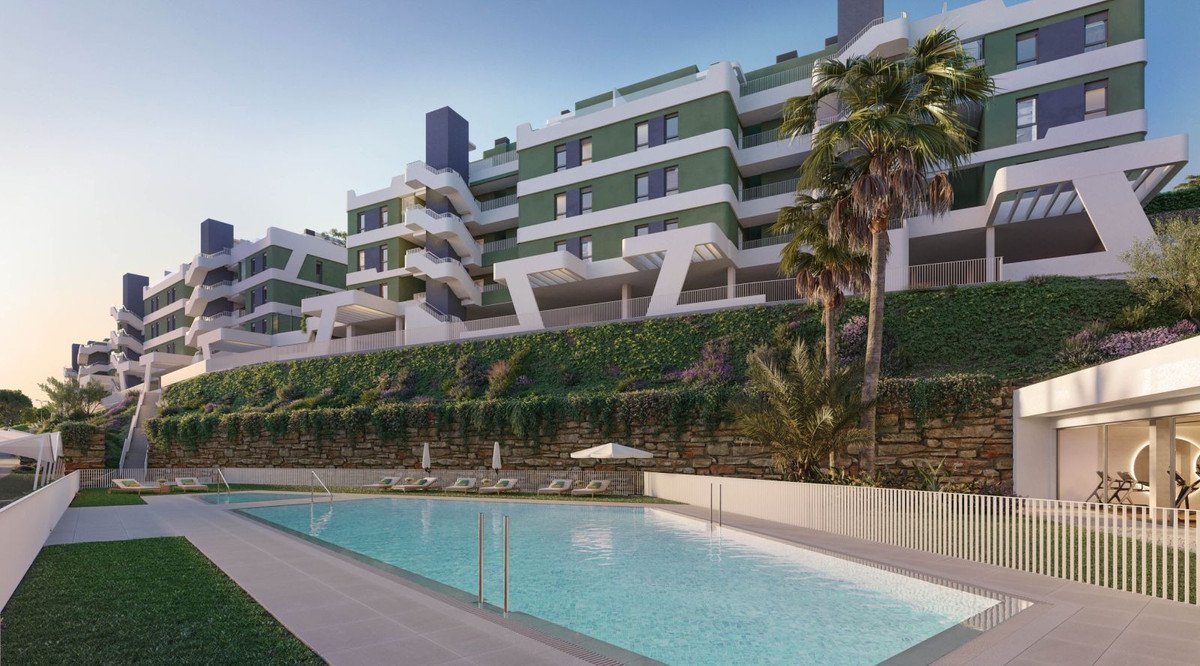 2 Bed Tussenverdieping Appartement in La Cala de Mijas