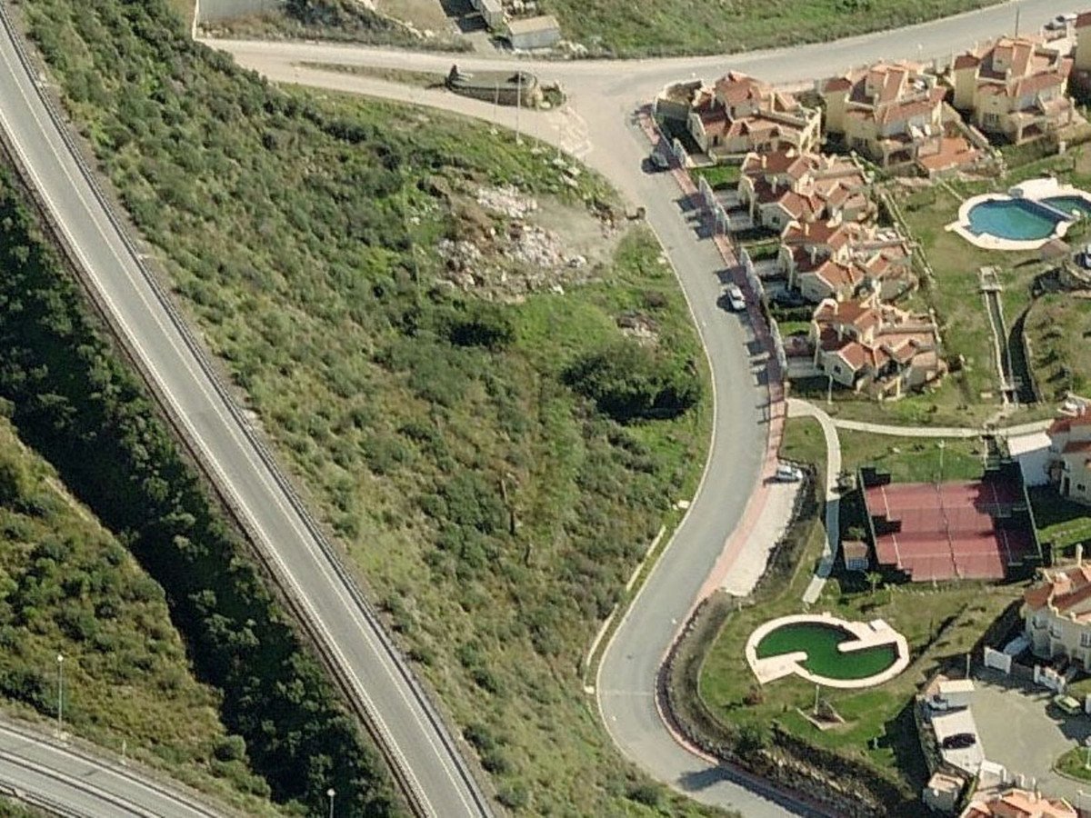 Residential Plot in Riviera del Sol, Urban Plot