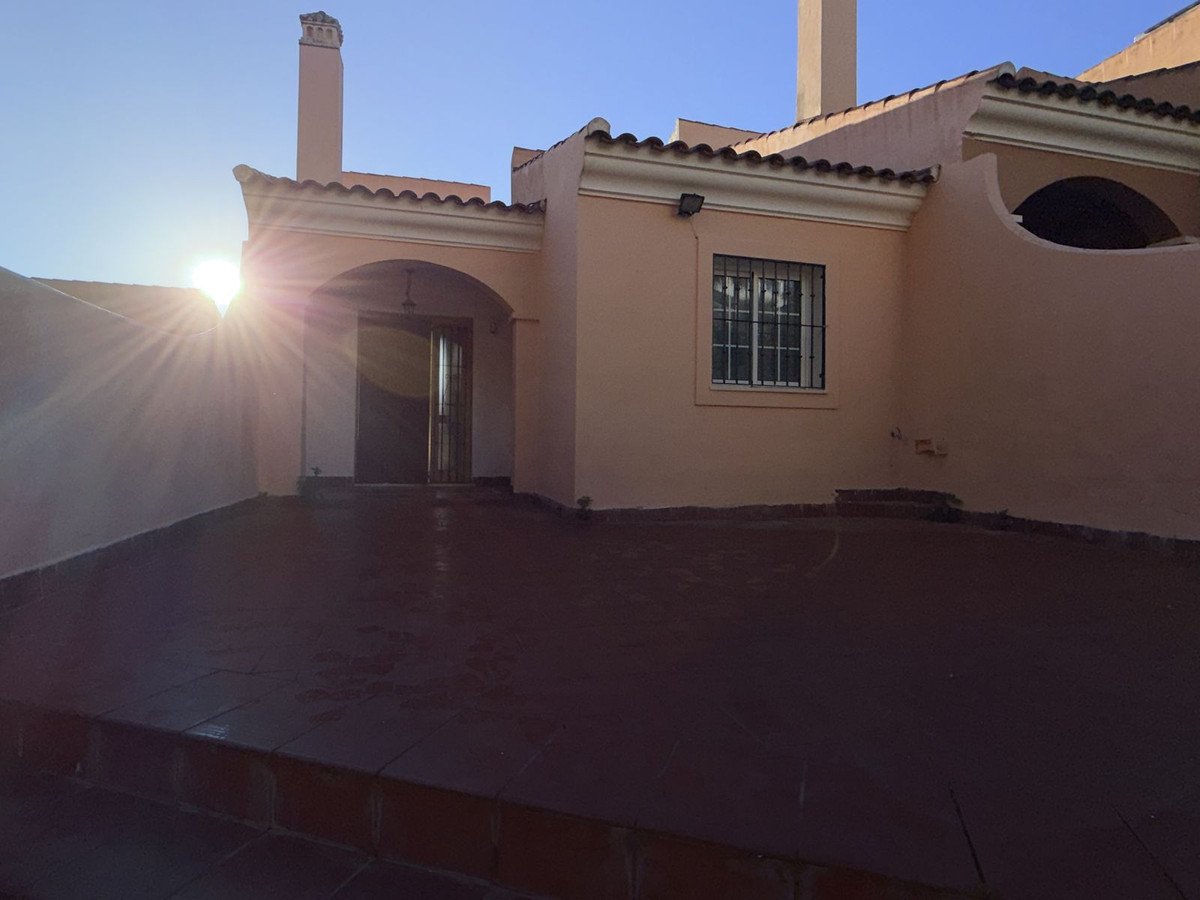 4 Bed بيت مدينة in Riviera del Sol في Riviera del Sol, تاون هاوس