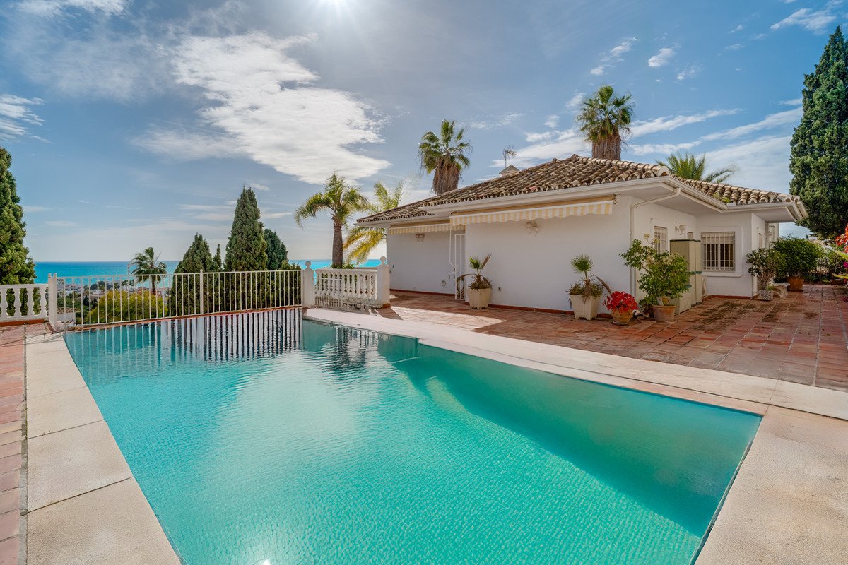 3 Bed Detached Villa in Riviera del Sol in Riviera del Sol, Detached Villa