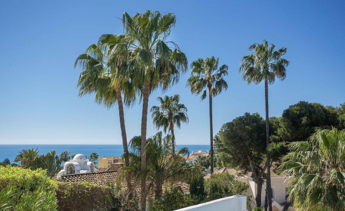 3 Bed Detached Villa in Riviera del Sol in Riviera del Sol, Detached Villa