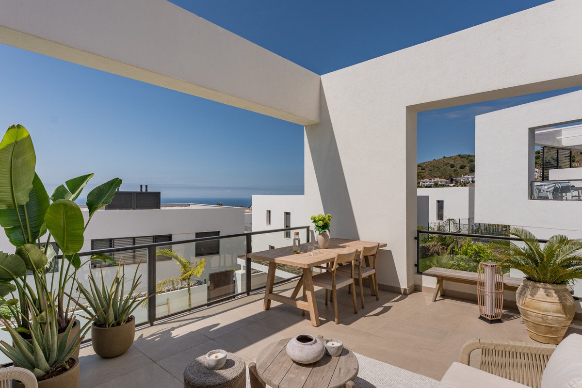 3 Bed Semi-Detached House in Riviera del Sol in Riviera del Sol, Semi-Detached House