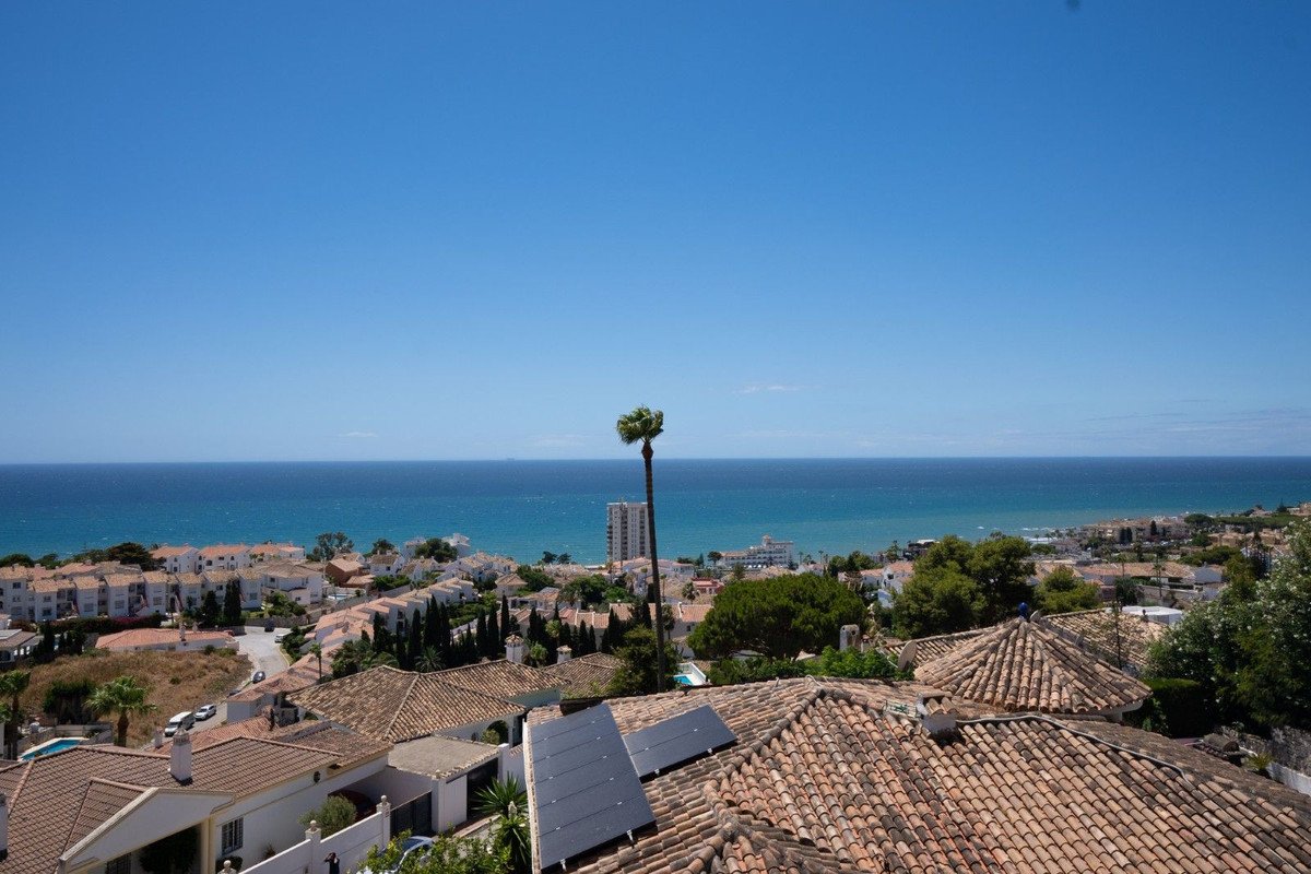 6 Bed Detached Villa in Riviera del Sol in Riviera del Sol, Detached Villa