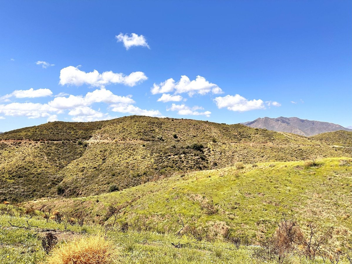 Land in Valtocado, Tomt