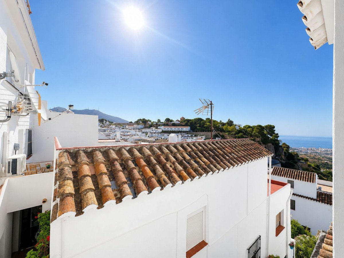 5 Bed Semi-Detached House in Mijas in Mijas, Semi-Detached House